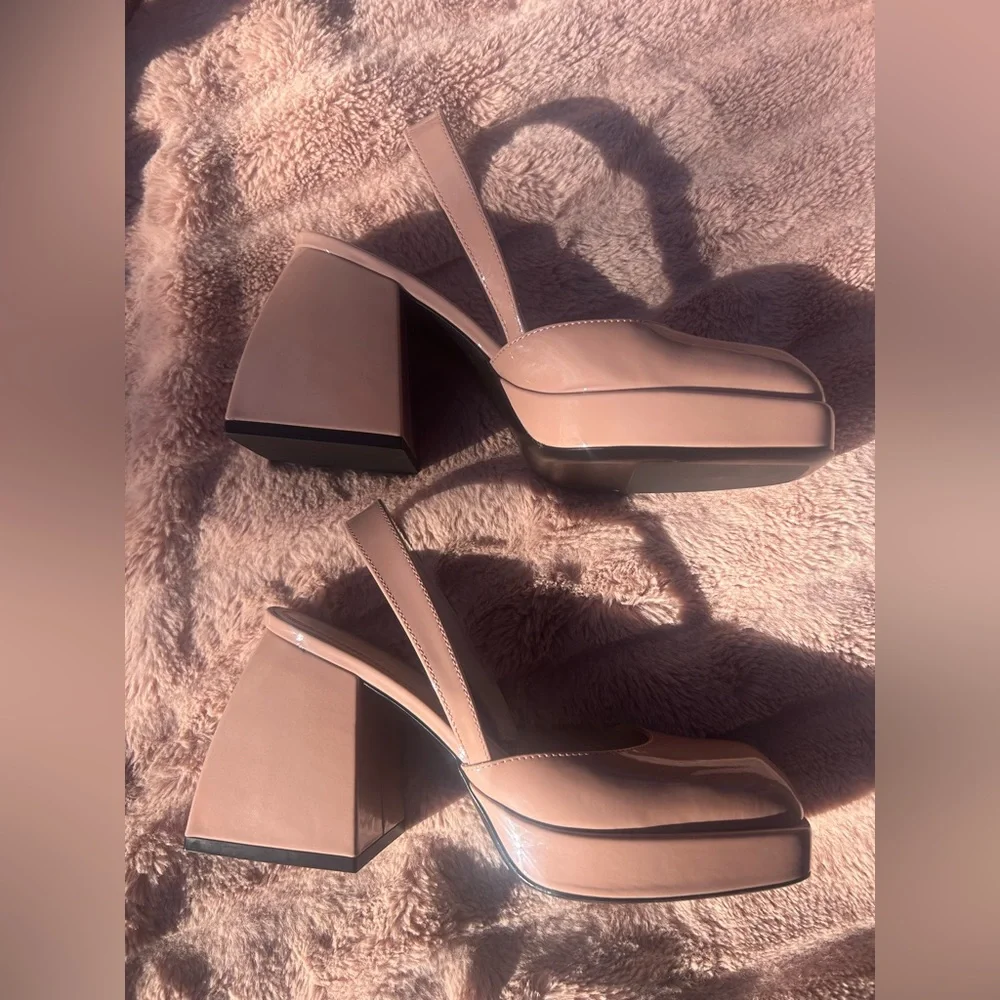 Nodaleto iconic silhouette